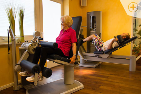 Die Medizinische Trainingstherapie beinhaltet ein gerätegestütztes Training der Muskulatur zur Verbesserung von Kraft, Ausdauer, Koordination und Leistungsfähigkeit.
